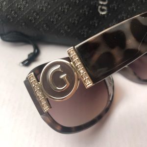 Authentic Women’s Guess Sunglasses with Original Case